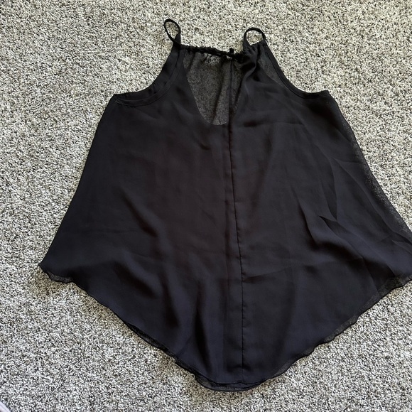 Black tank top - Picture 2 of 3